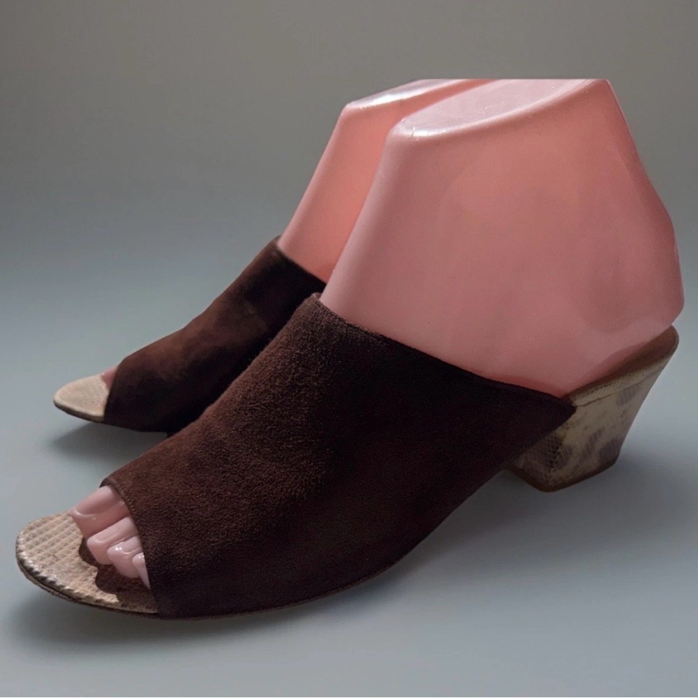 Womens Petra Firenze Itailian Snake & Suede Heels Mules Sandals 7 M